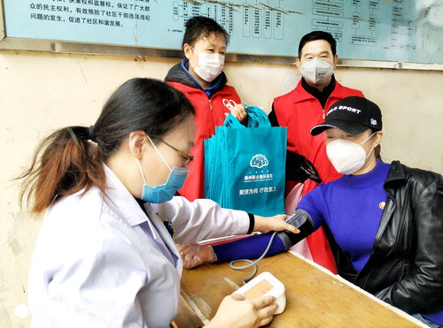 送健康服務，開展健康咨詢，筑牢群眾健康防線